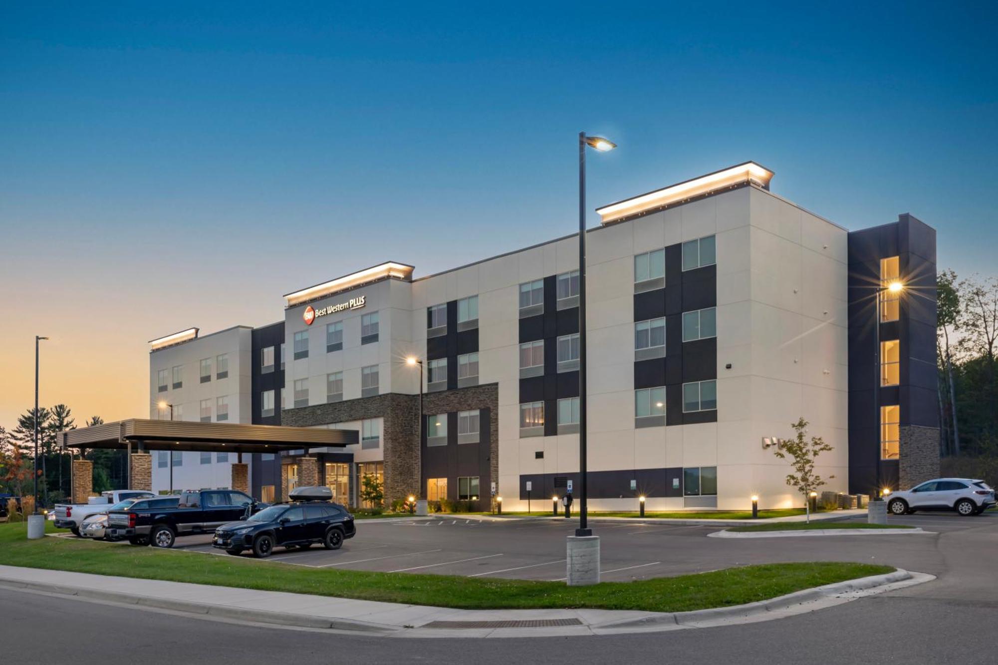 Best Western Plus Grand Rapids Mn Exterior photo